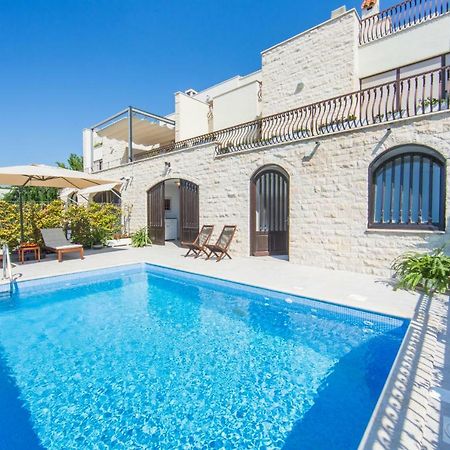 Melody M Apartment With Private Pool Split Exterior photo
