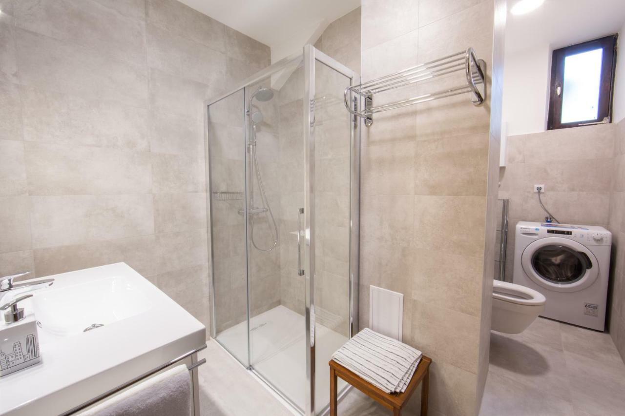Melody M Apartment With Private Pool Split Exterior photo