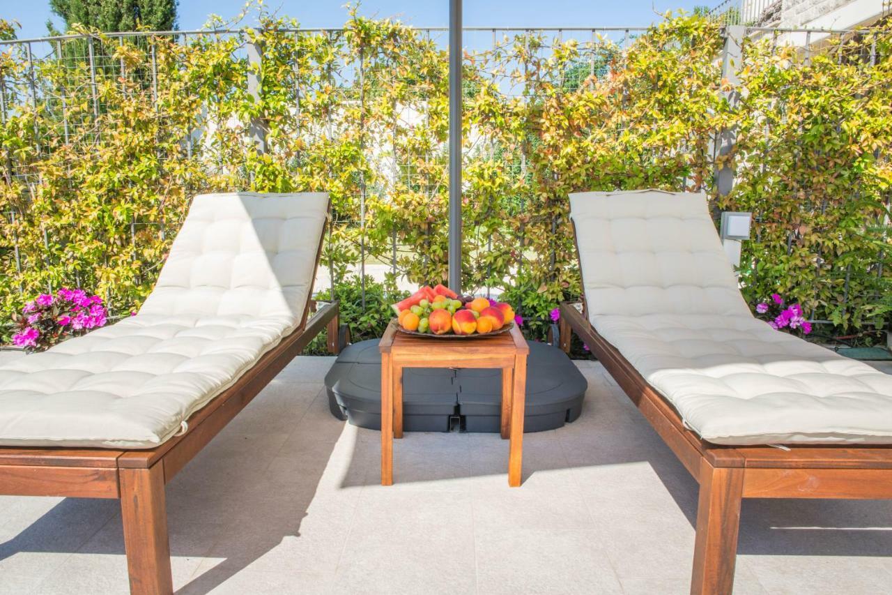 Melody M Apartment With Private Pool Split Exterior photo
