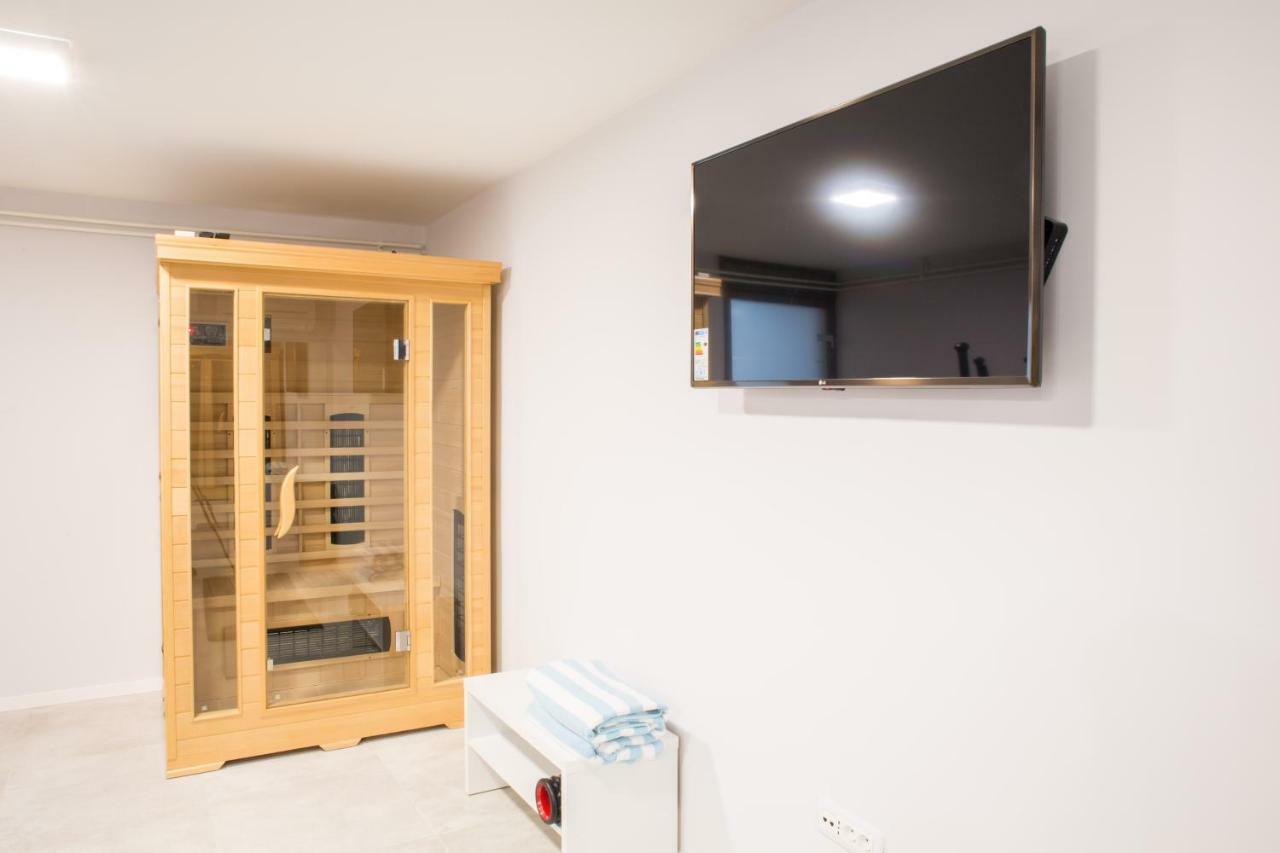 Melody M Apartment With Private Pool Split Exterior photo